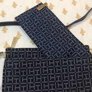 TOMMY HILFIGER BLUE PURSE